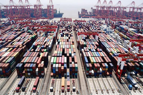 Importe und Exporte von Shanghai erreichen Rekordwert im Juli