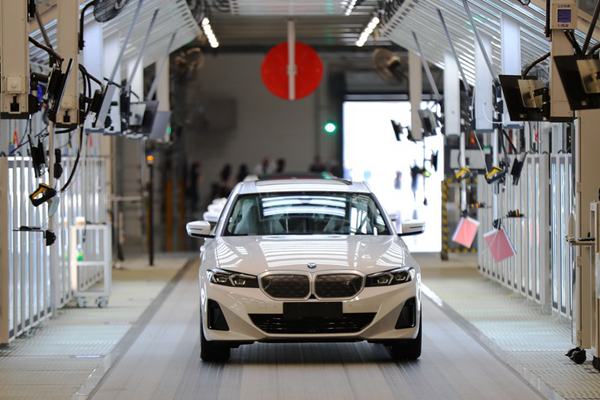 BMW verdoppelt Elektroauto-Absatz aufgrund starker Nachfrage in China