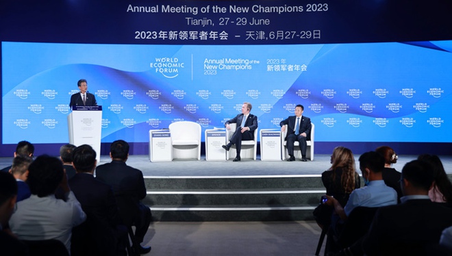 "Sommer-Davos" in China endet und betont Kooperation trotz Herausforderungen