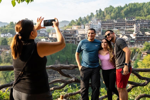 Thinktank-Bericht erklärt, wie die Welt ein echtes China inmitten Einreisetourismus-Booms kennenlernt