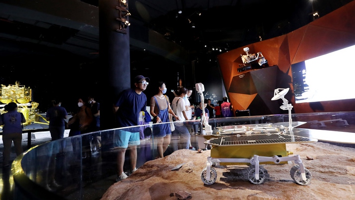 Chinas Mars-Rover legt 585 Meter zurück