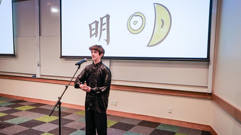 Sekundarschüler aus Neuseeland nehmen am Wettbewerb „Chinesische Brücke“ teil