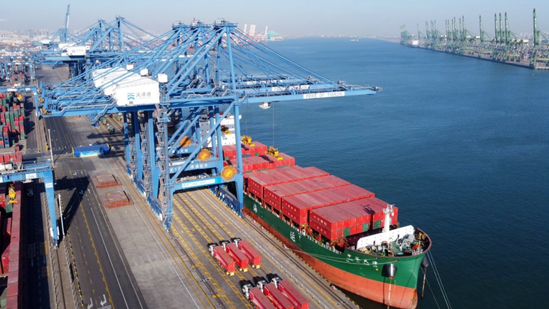 Hafen von Tianjin in China erreicht 300 Millionen Tonnen Frachtumschlag