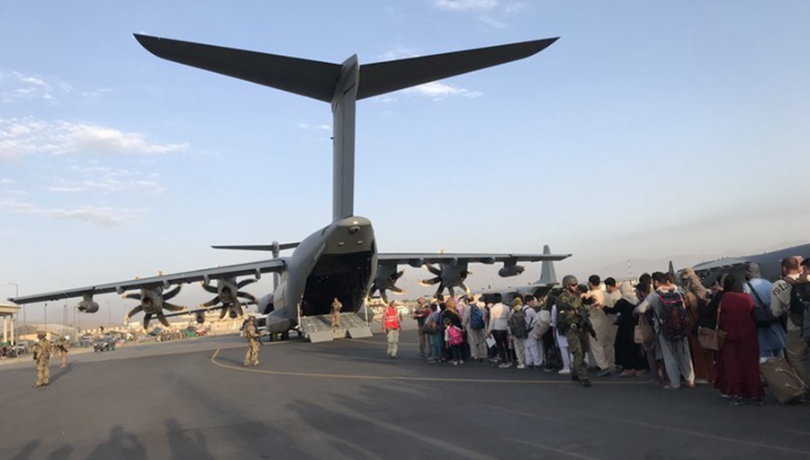 Evakuierung am Flughafen Kabul in Afghanistan läuft
