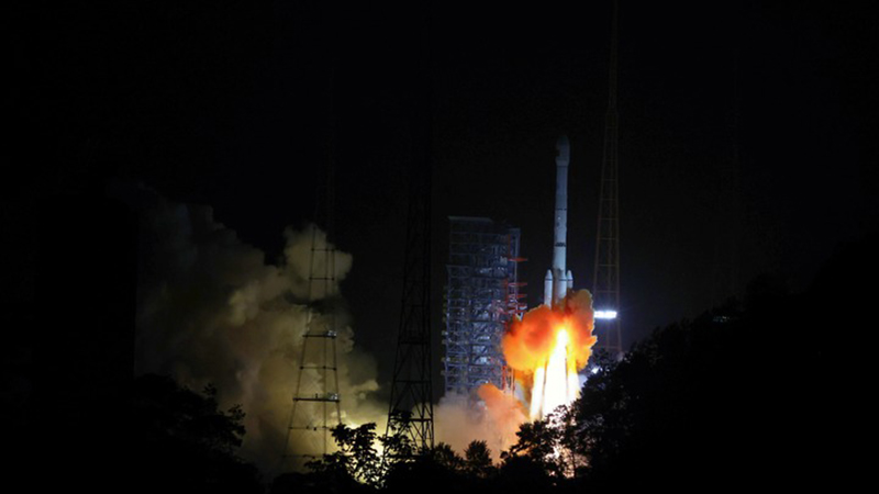 Fotoreportage: China startet Kommunikationssatelliten für Ultra HD-Übertragung