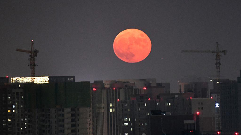 Der Mond in Zhengzhou in voller Pracht