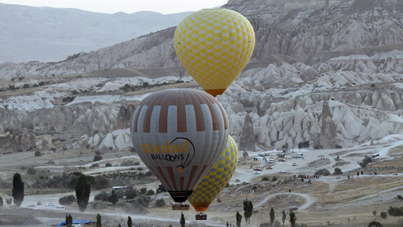 Heißluftballonfahrten über Kappadokien in der Türkei bieten spektakulären Blick