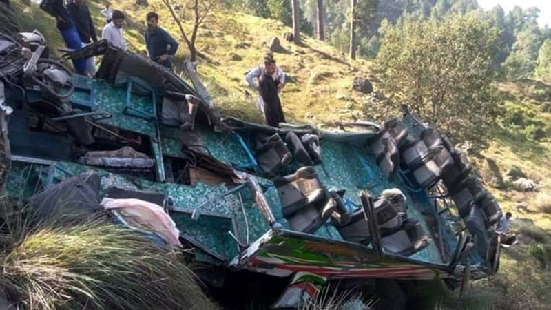 Zahl der Todesopfer nach Verkehrsunfall im von Pakistan kontrollierten Kaschmir steigt auf 23