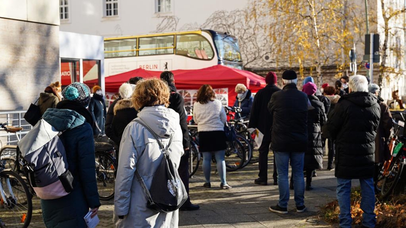 Berlin: Impfbusse im Einsatz