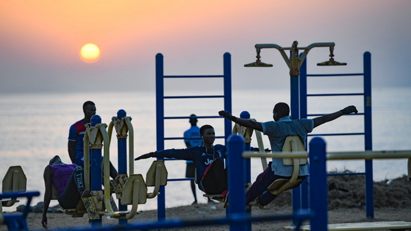 Von China gebauter Fitnesspark am Meer bietet Spaß für senegalesische Bevölkerung