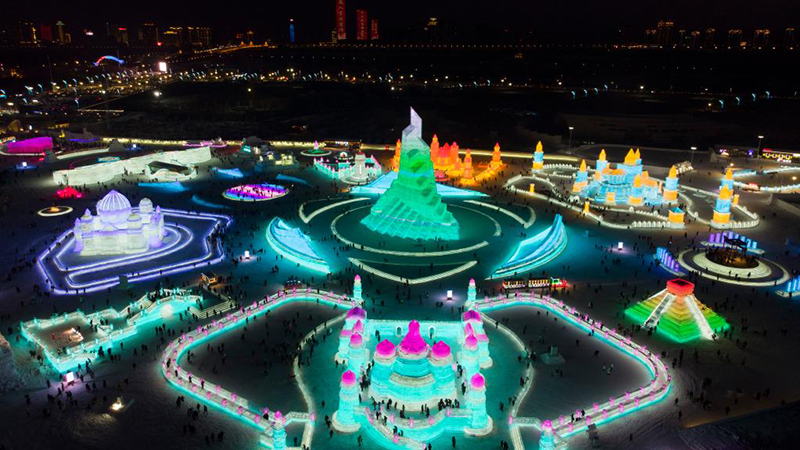 Eiskunst in Harbin: 23. Harbin Eis- und Schnee-Welt für Öffentlichkeit zugänglich