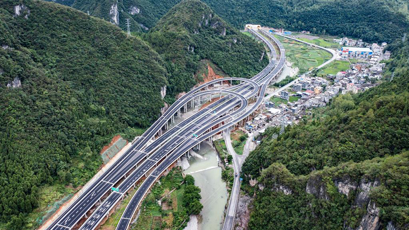 Gesamtlänge der Autobahnen in der Provinz Guizhou übersteigt 8.000 Kilometer