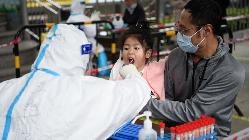 Schwangere im von COVID-19 getroffenen Shenzhen erhält schnelle Hilfe von Behörden