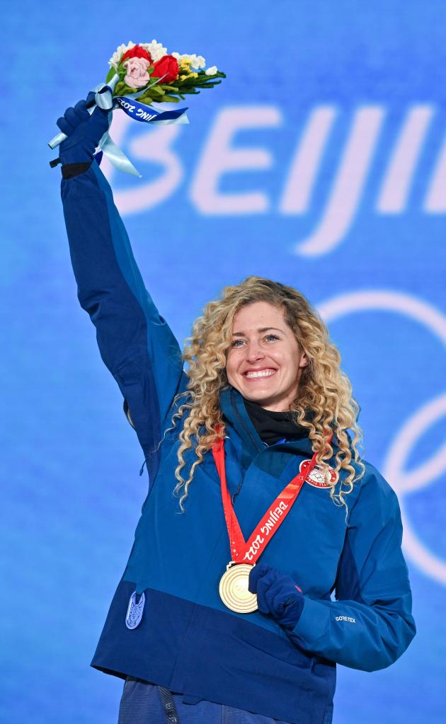Lindsey Jacobellis aus den USA holt Gold beim Snowboardcross der Frauen von Beijing 2022