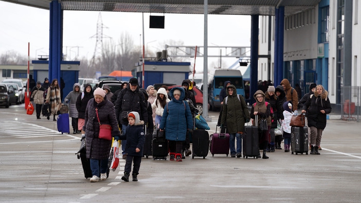 Fotoreportage: Menschen aus der Ukraine erreichen Grenze zur Republik Moldau