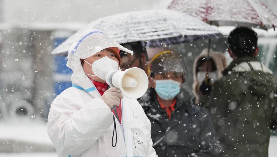 Beijing führt Nukleinsäuretests im Schnee durch