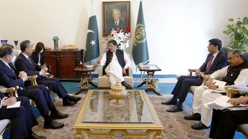 Pakistanischer Premierminister trifft chinesischen Außenminister in Islamabad