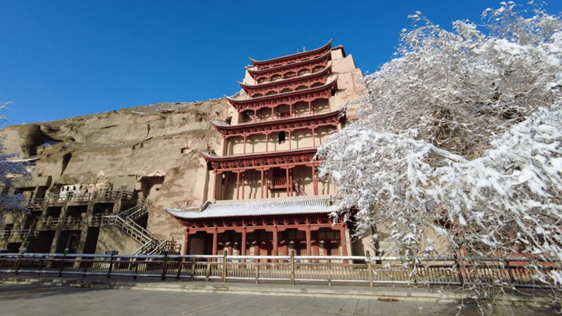 Schneebedeckte Mogao-Grotten in Nordwestchinas Gansu