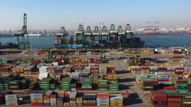 Containerumschlag im Hafen von Tianjin in Nordchina im ersten Quartal auf Rekordhoch